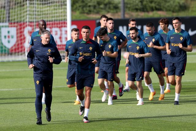 关于队员集结训练,准备备战欧洲足球大赛的信息