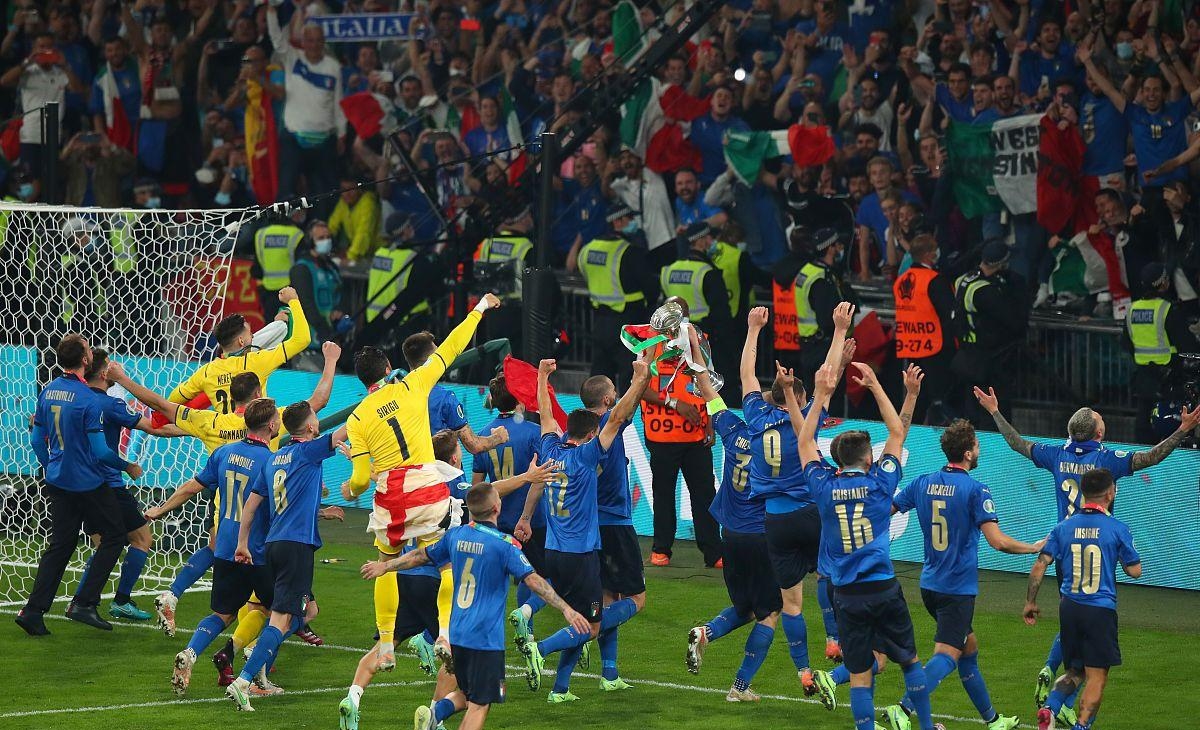 土耳其队逆袭成功晋级,挺进欧洲杯半决