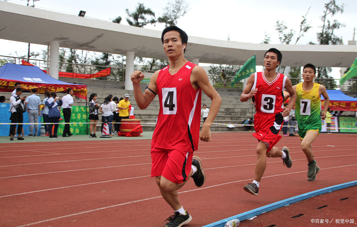 穆古鲁扎重返赛场,最后时刻胜出首场状态出色,美国队观众沸腾!